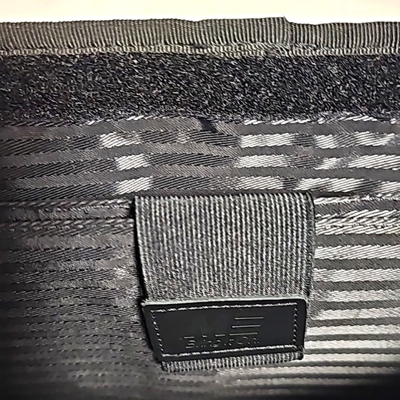 Mobile edge chocolate suede tote case - Picture 16 of 16